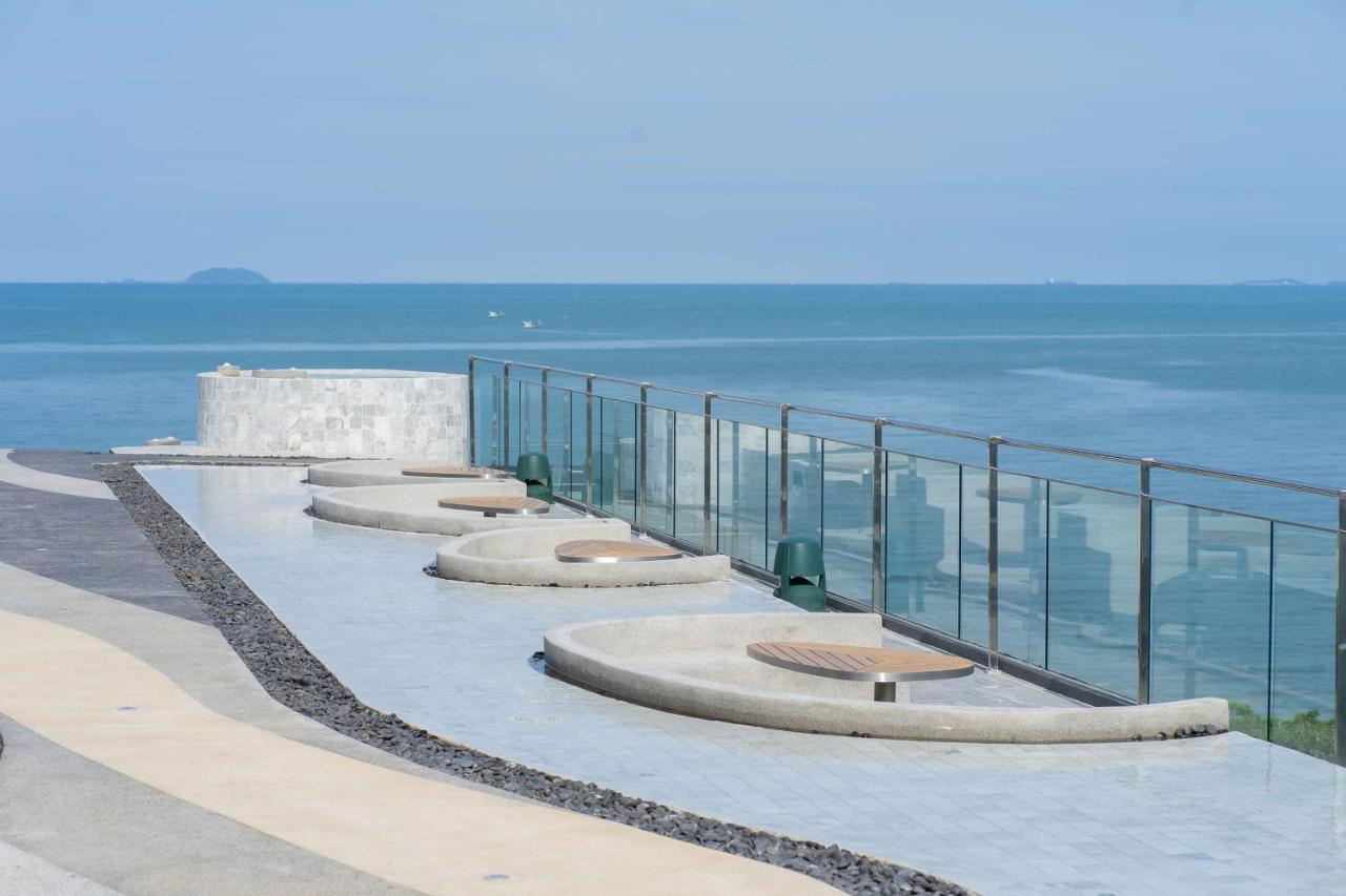 Bayphere Hotel Pattaya Jc Jomtien Beach Zewnętrze zdjęcie The viewing platform