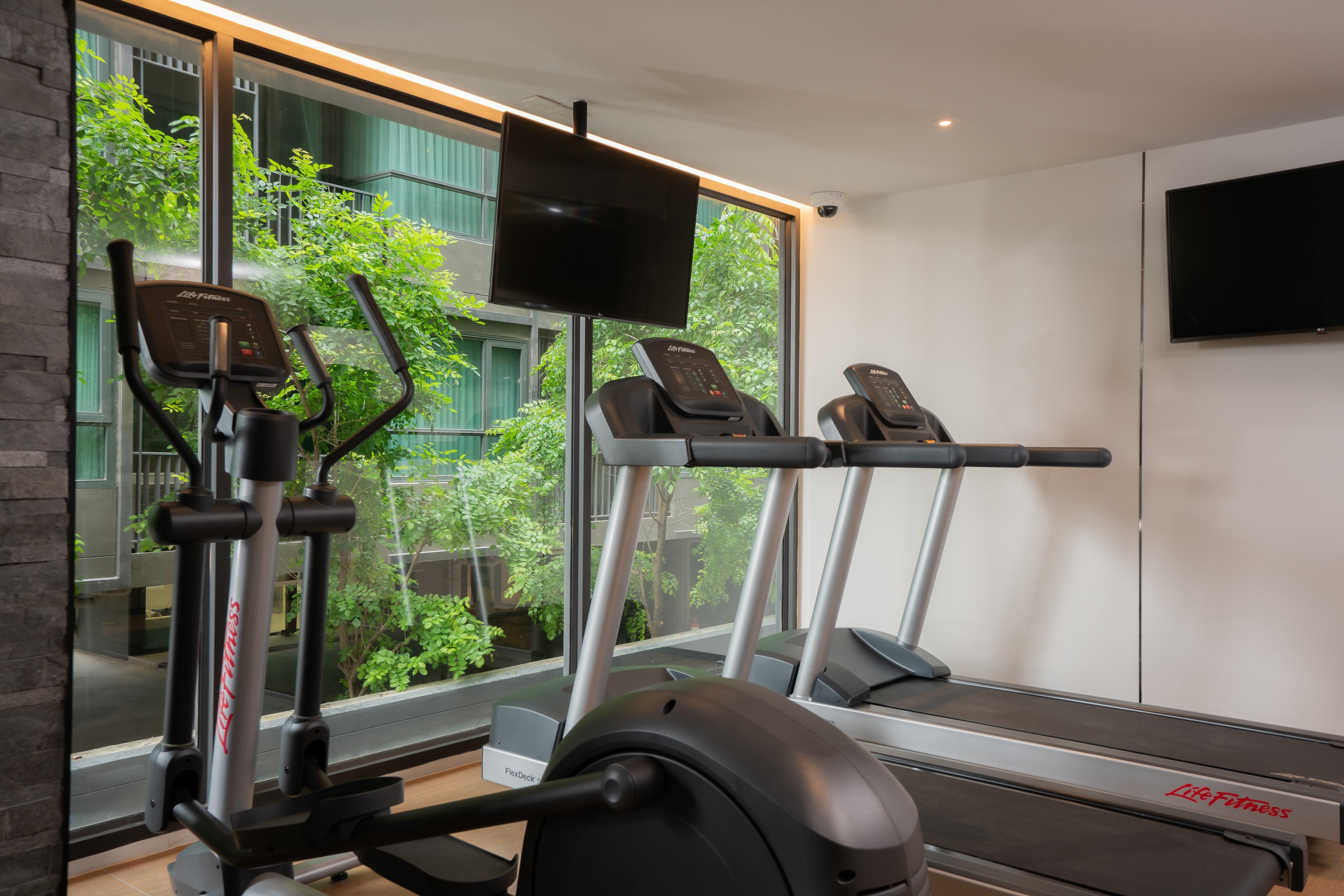 Bayphere Hotel Pattaya Jc Jomtien Beach Zewnętrze zdjęcie The gym at the hotel