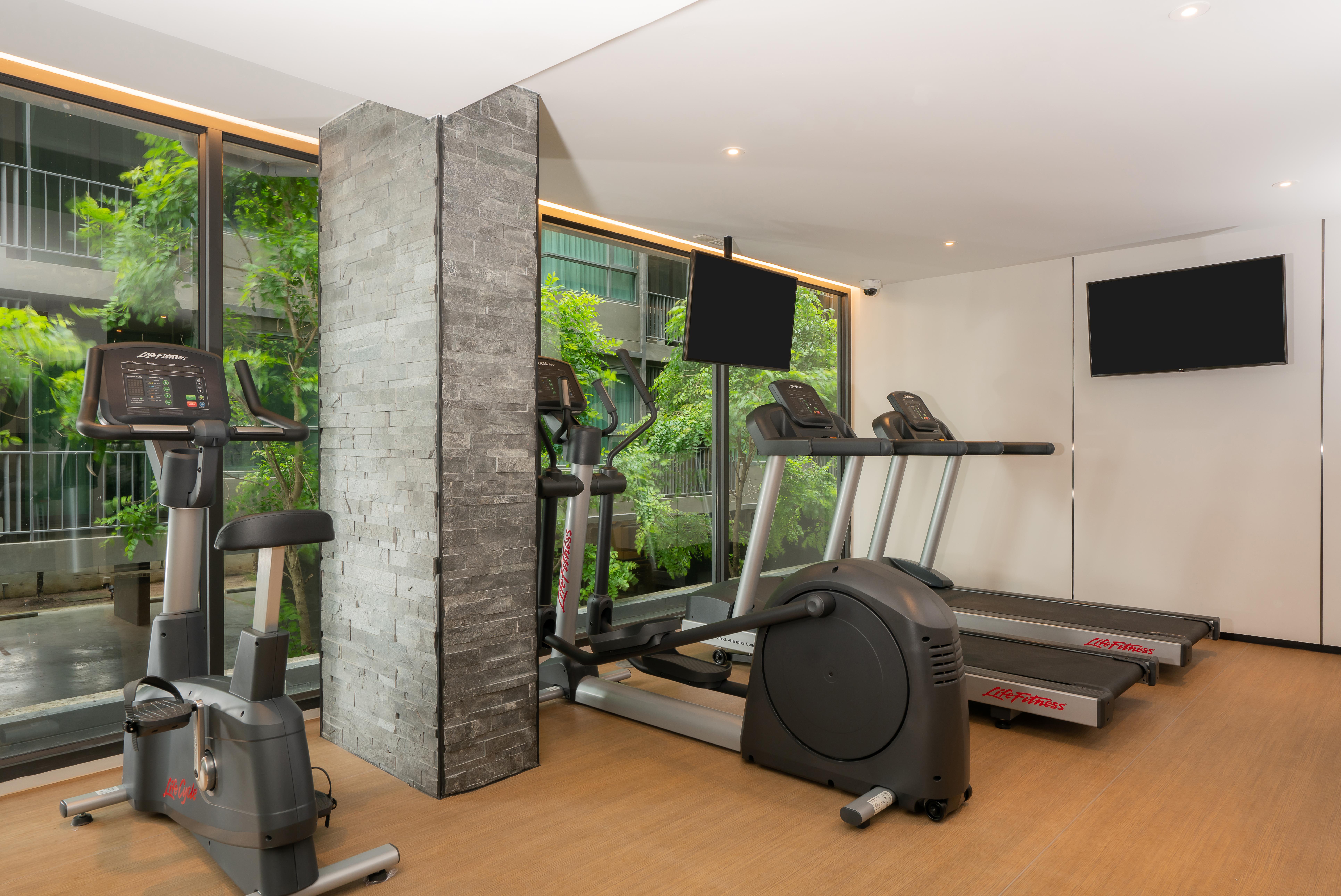 Bayphere Hotel Pattaya Jc Jomtien Beach Zewnętrze zdjęcie The gym at the hotel
